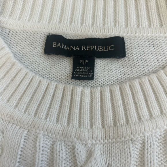 Banana Republic Cream Cable Knit Sweater Size Small - Picture 4 of 7
